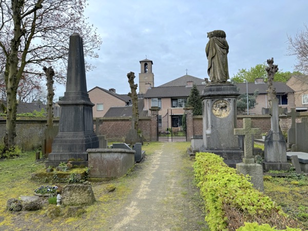 Kerkhof Ketsheuvel eindelijk monument